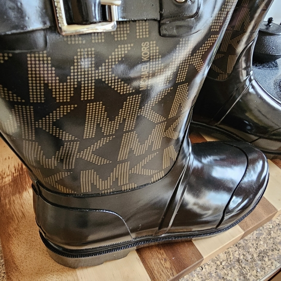 Michael Kors Logo Mid Rainboot Size 9M - Picture 3 of 5